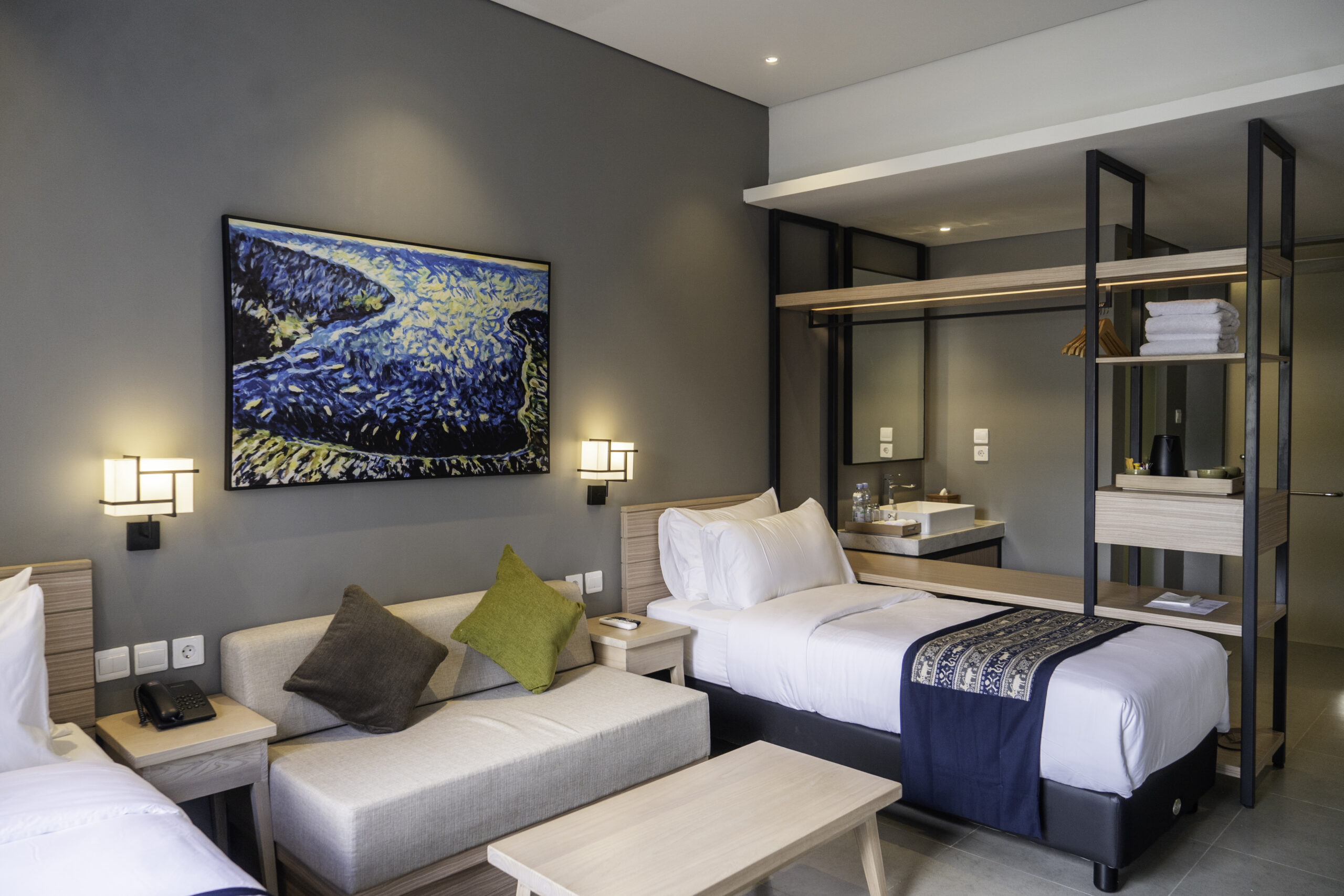 Twin Mountain_Inside